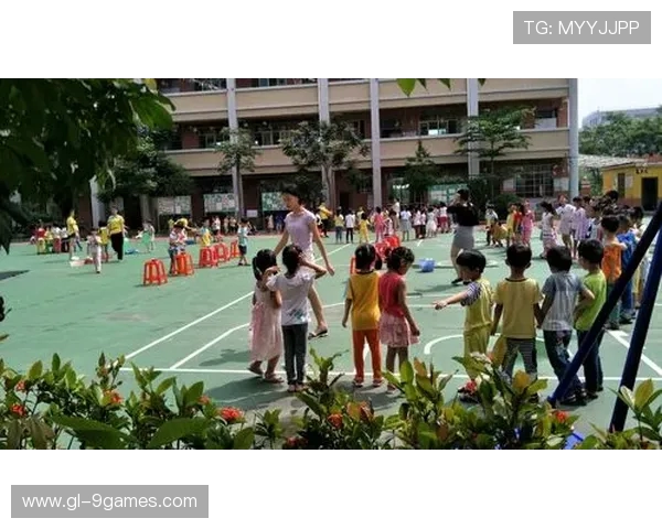 六一儿童节手脚并用游戏展示板创意设计与制作方案教学活动计划